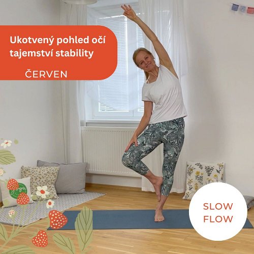 Žena v jógové pozici Strom, Vrksasana