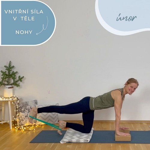 Žena v jógové pozici - Stolek , v zanožení